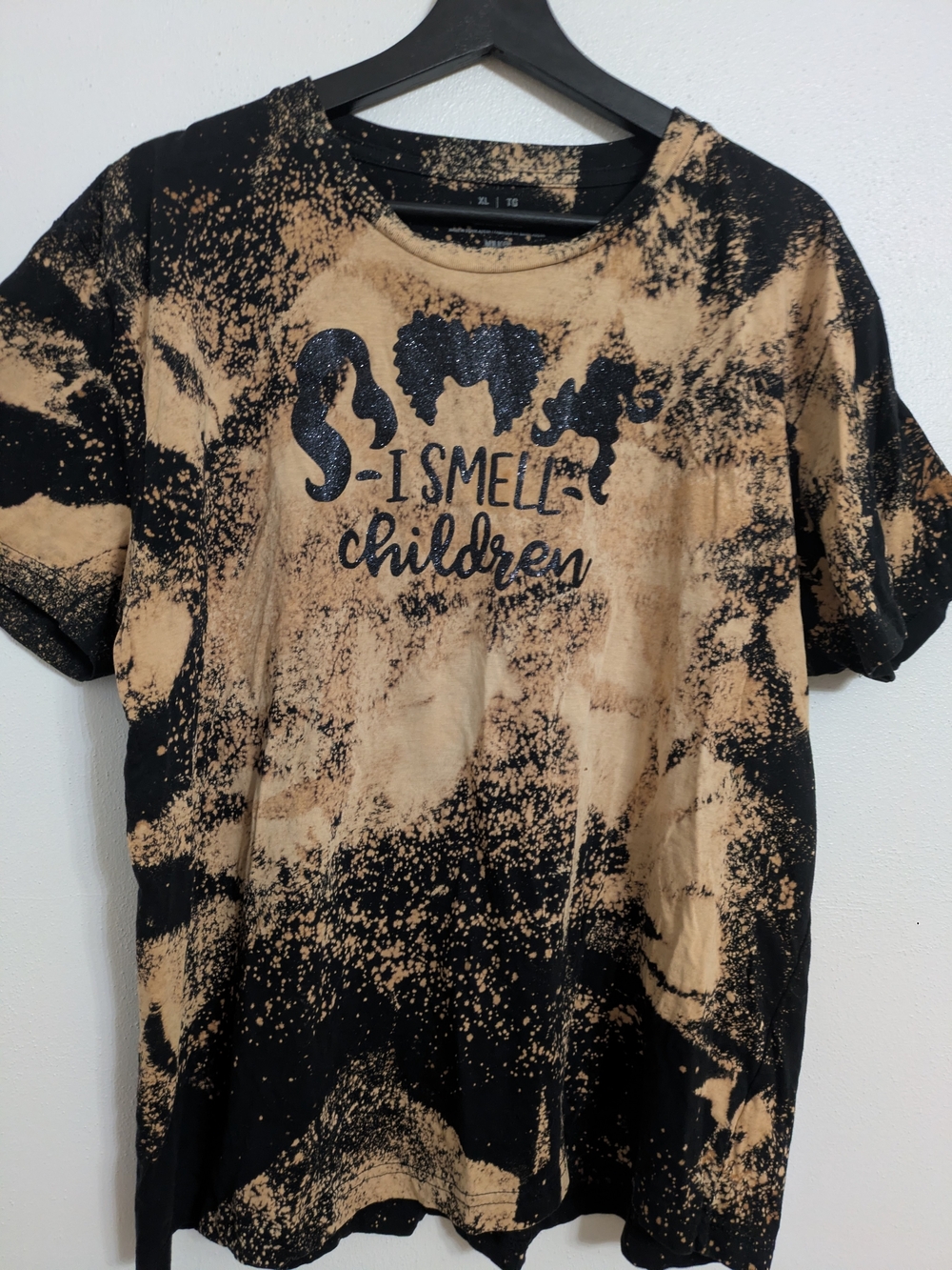 Hocus Pocus Size XL Black & Tan Tie-Dye Short Sleeve Graphic Tee